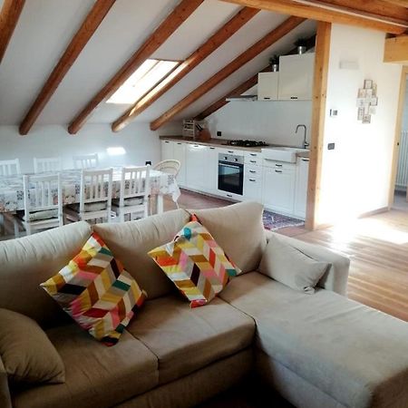 Casa Leonilla Villa เปลลิซซาโน ภายนอก รูปภาพ
